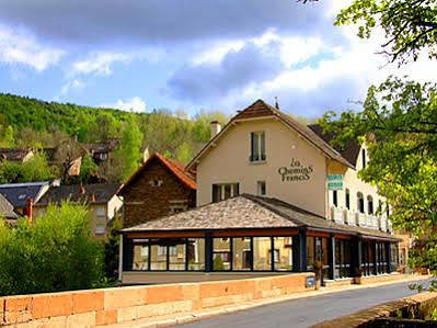 Les Chemins Francis - Modern Hotel Bagnols-les-Bains ภายนอก รูปภาพ
